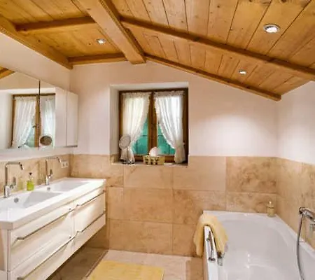 Gerold, Kreuth-reitrain Apartment